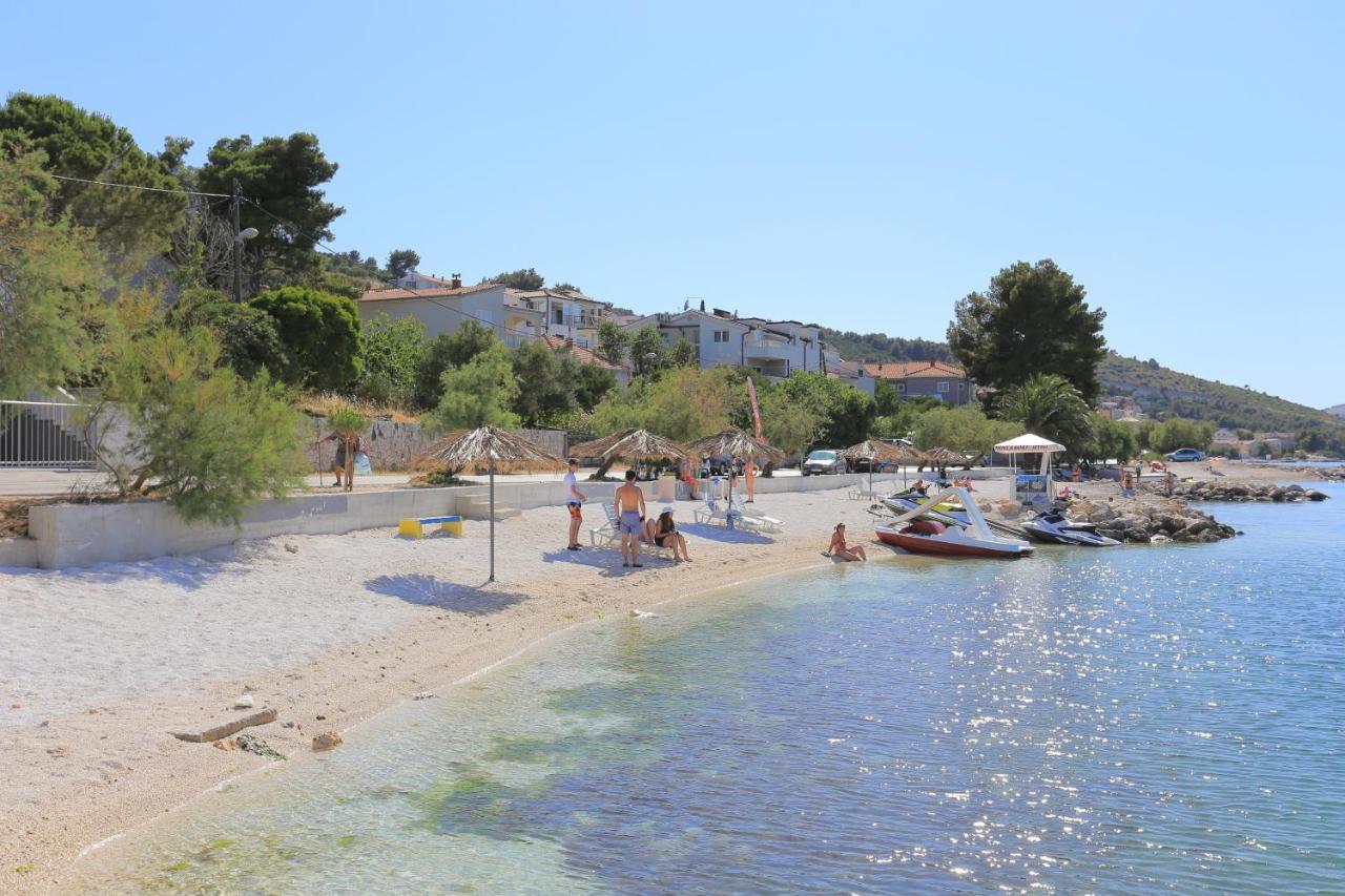 Apartments By The Sea Mastrinka, Ciovo - 4647 Trogir Eksteriør bilde